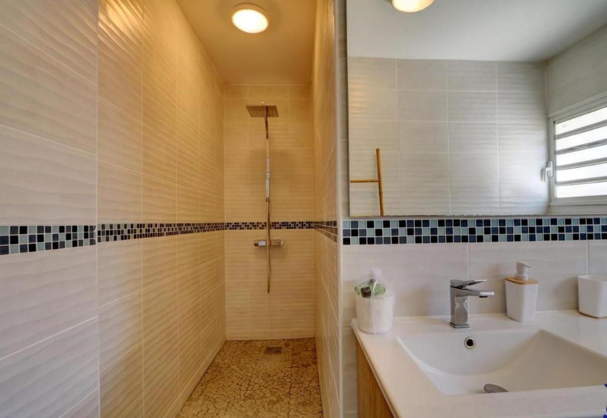 Charme Du Nord 2 Apartment Sainte Clotilde Ngoại thất bức ảnh
