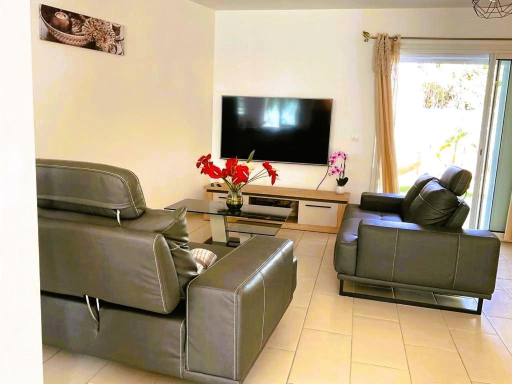 Charme Du Nord 2 Apartment Sainte Clotilde Ngoại thất bức ảnh